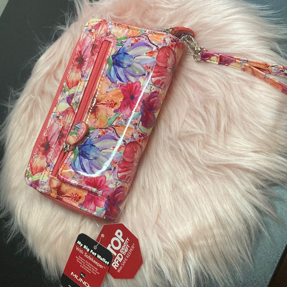 Floral Wristlet Wallet - Picture 3 of 3